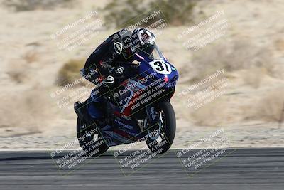 media/Dec-07-2025-CVMA (Sun) [[3e7d2de5dc]]/Race 8-Middleweight Shootout/